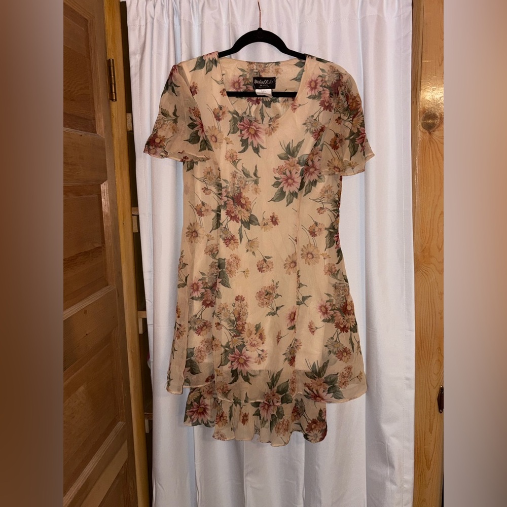 Petite Vintage Floral Mini Dress in Cream and Pink